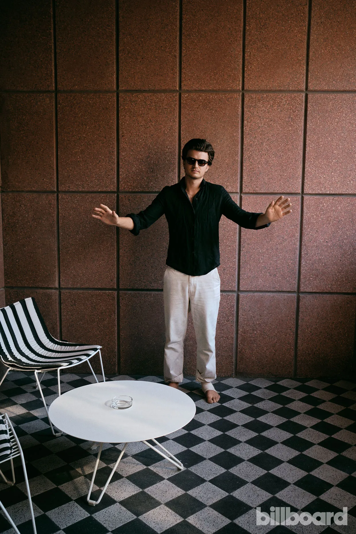 Joe Keery in article image 1