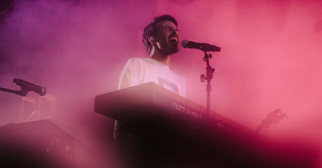 Rex Orange County performing