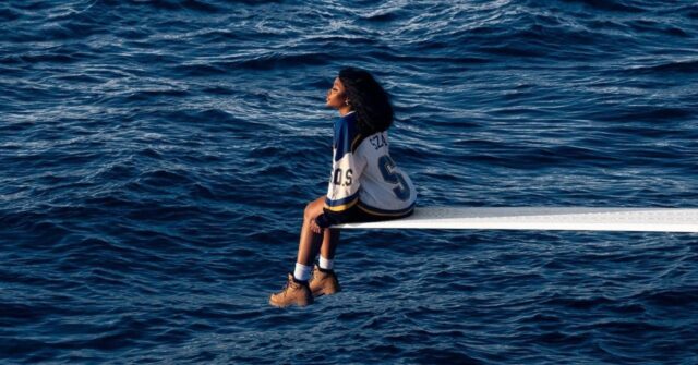 SZA SOS Album Cover