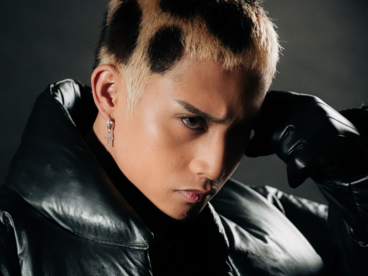 Felip of SB19 Cover Moving Closer for Warner Music Philippines