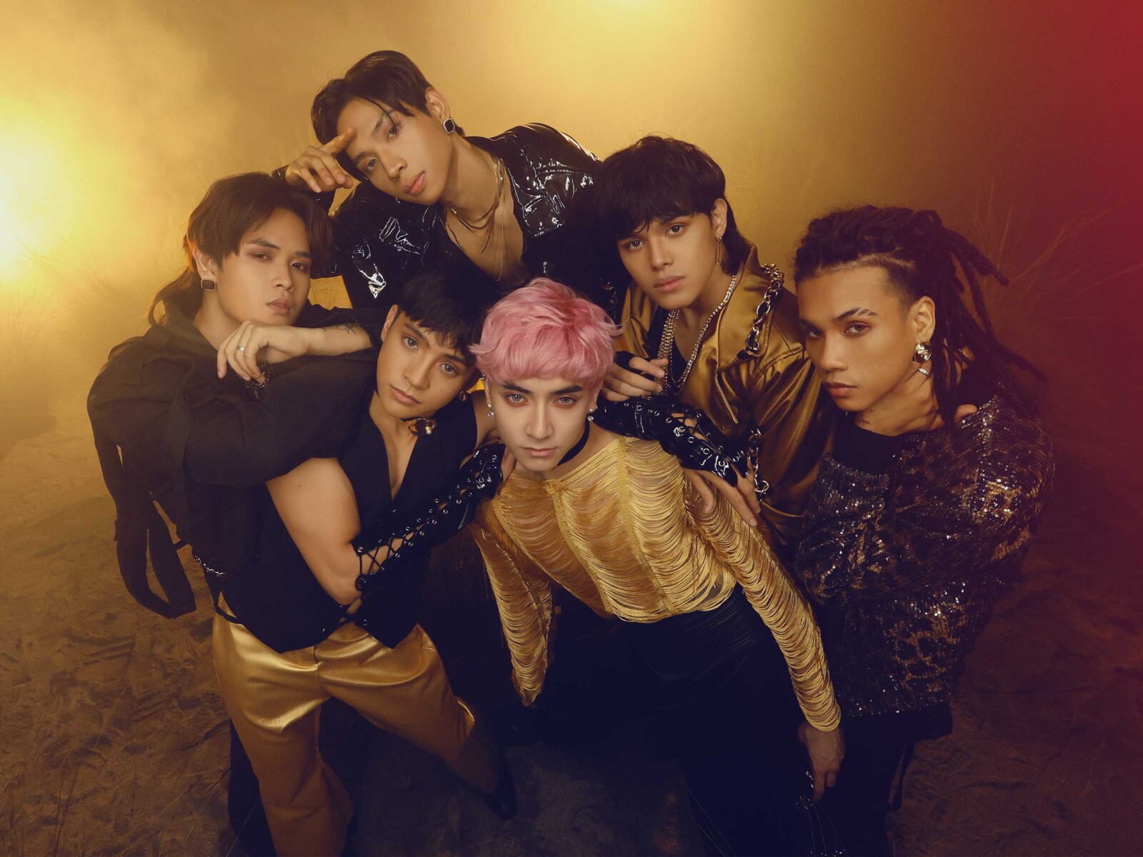 ALAMAT members Tomas, R-Ji, Taneo, Alas, Mo, and Jao