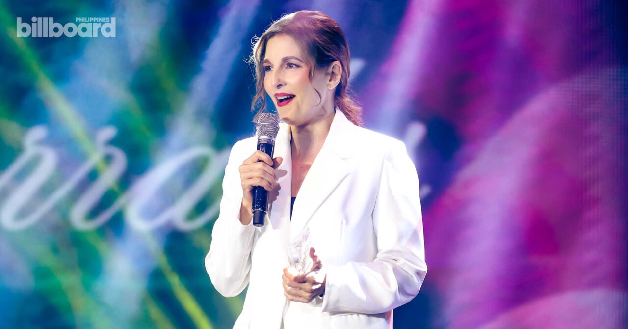Jackie Lou Blanco Honors Pilita Corrales With The Icon Award At Billboard Philippines Women In Music