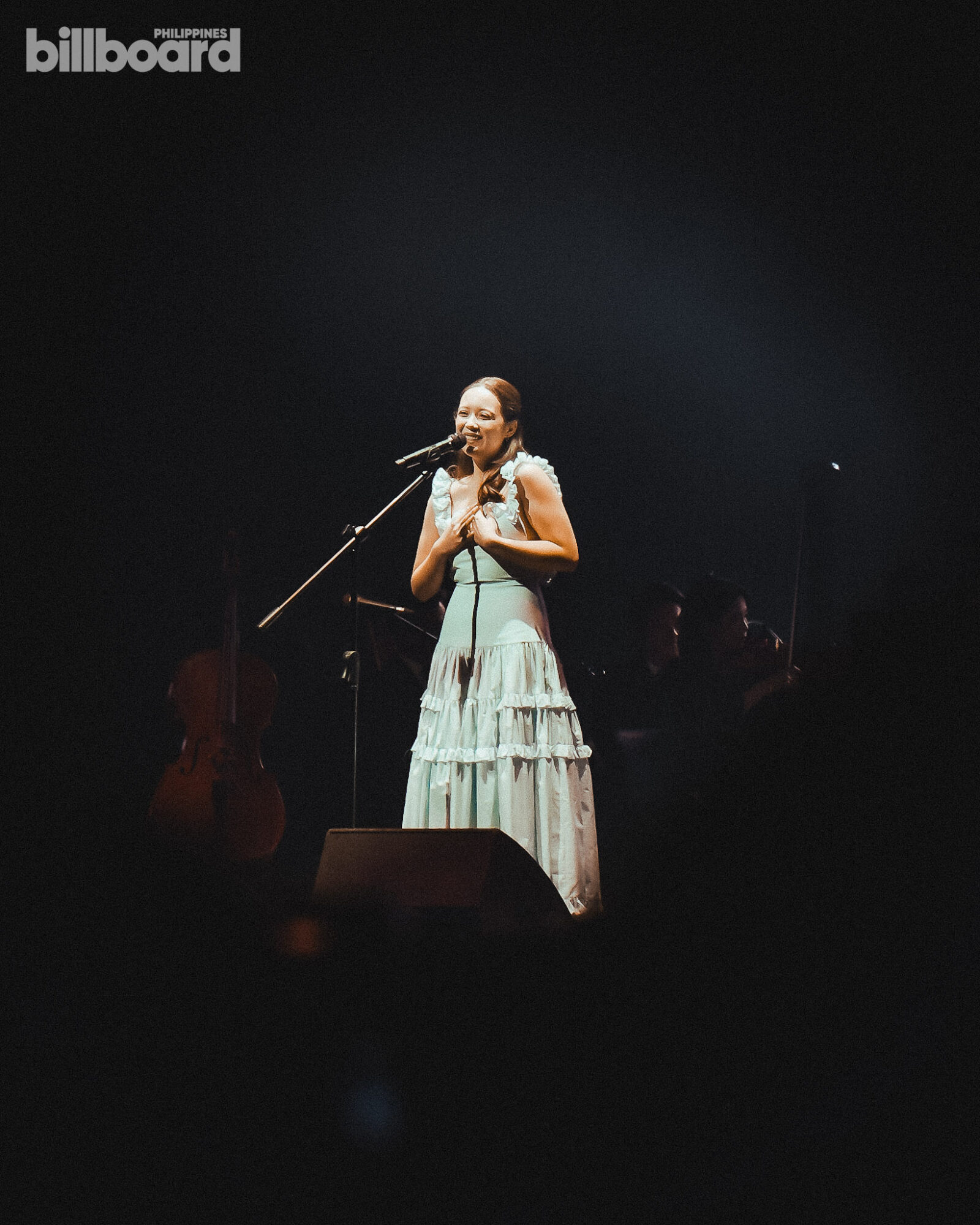 laufey live in manila 2024 a night at the symphony