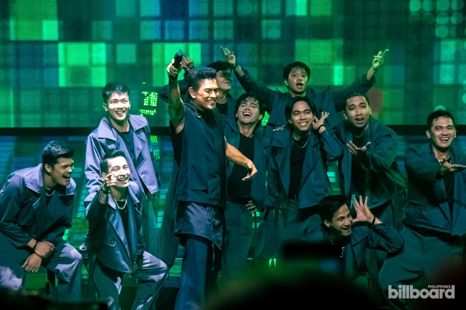 Gary Valenciano performing at his 40th Anniversary Concert 'Pure Energy'