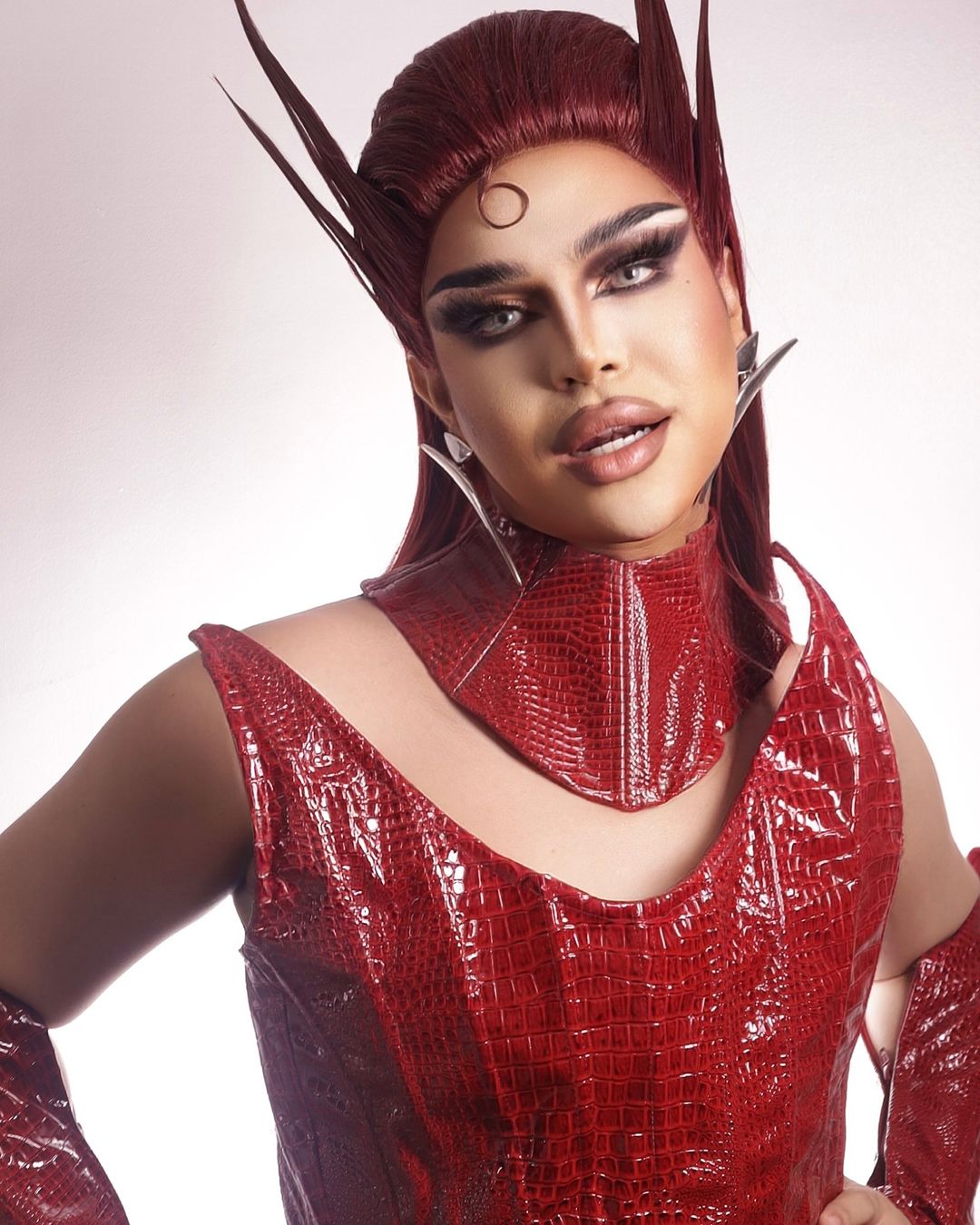 DIVINE DIVAS VINAS DELUXE