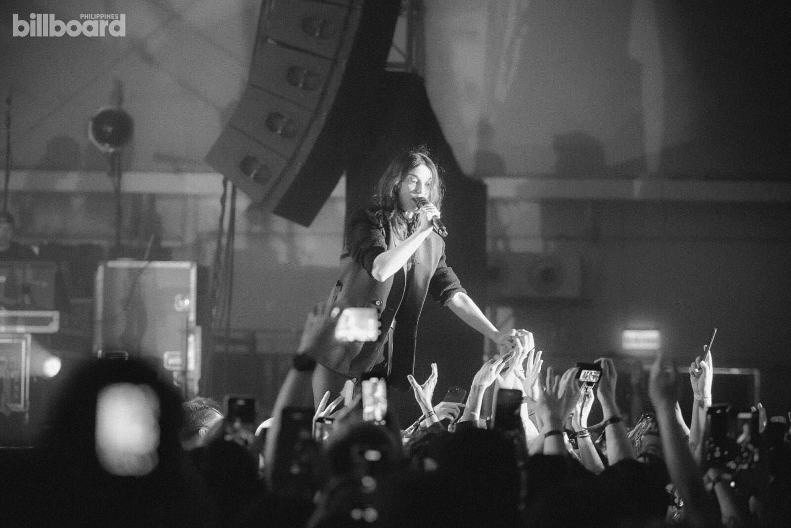 all born screaming tour manila st vincent 2025