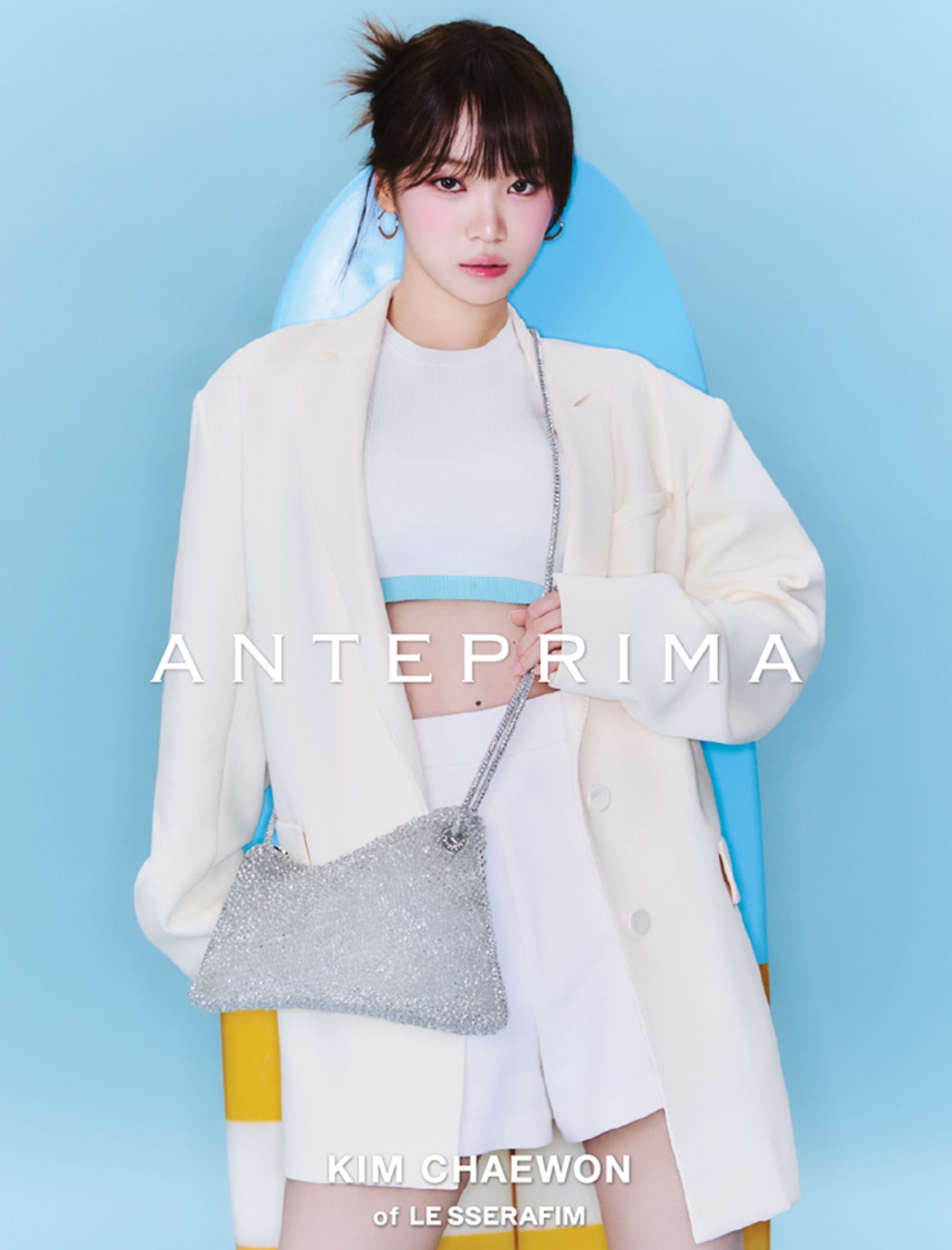 le sserafim kim chaewon wirebag anteprima