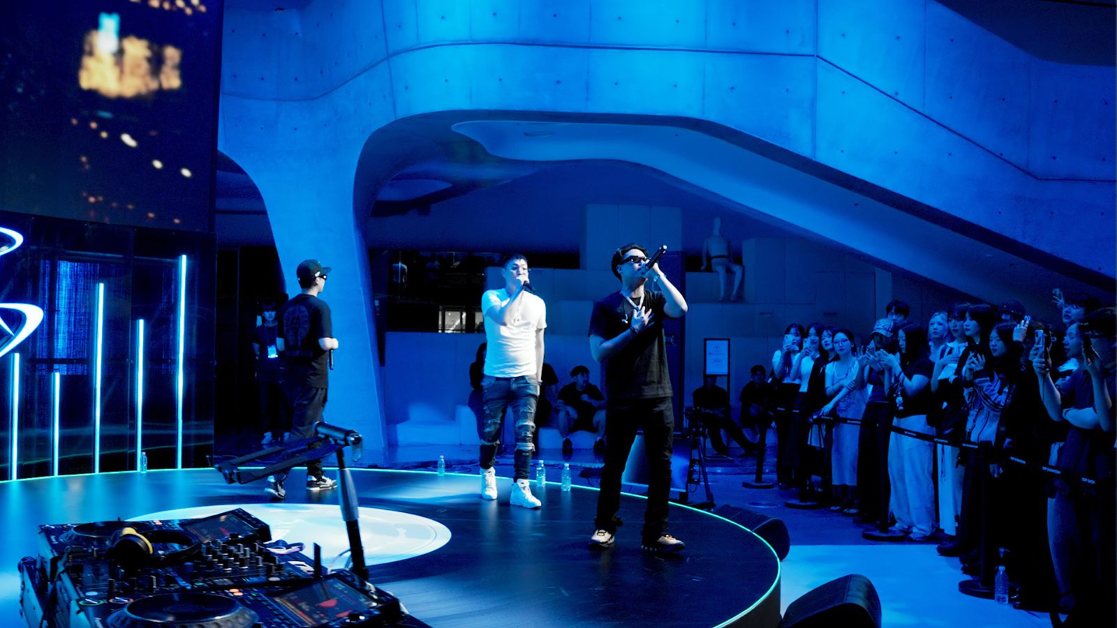 billboard korea runway to seoul homies