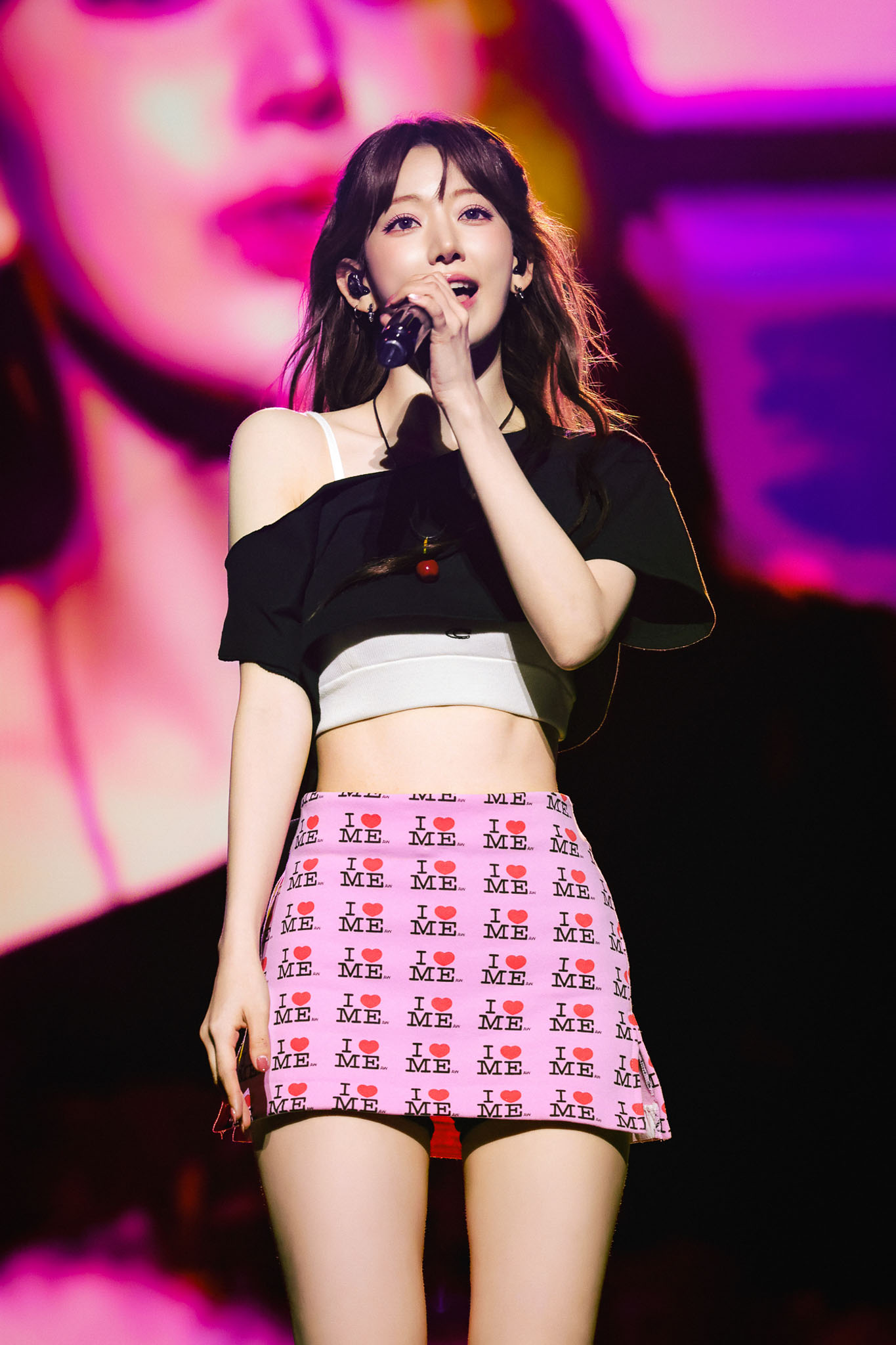 le sserafim easy crazy hot manila concert world tour SAKURA