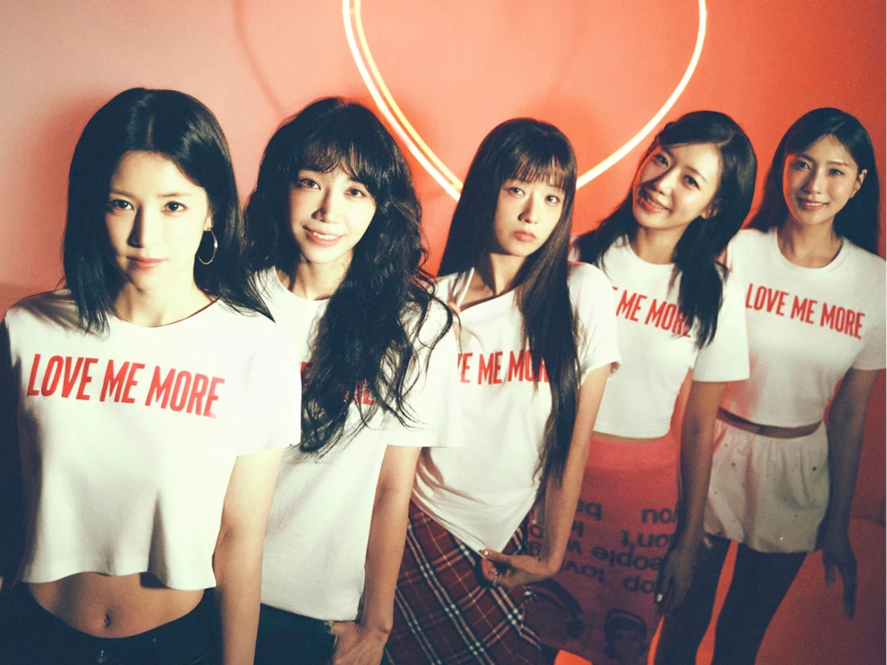 apink new album re : love billboard philippines