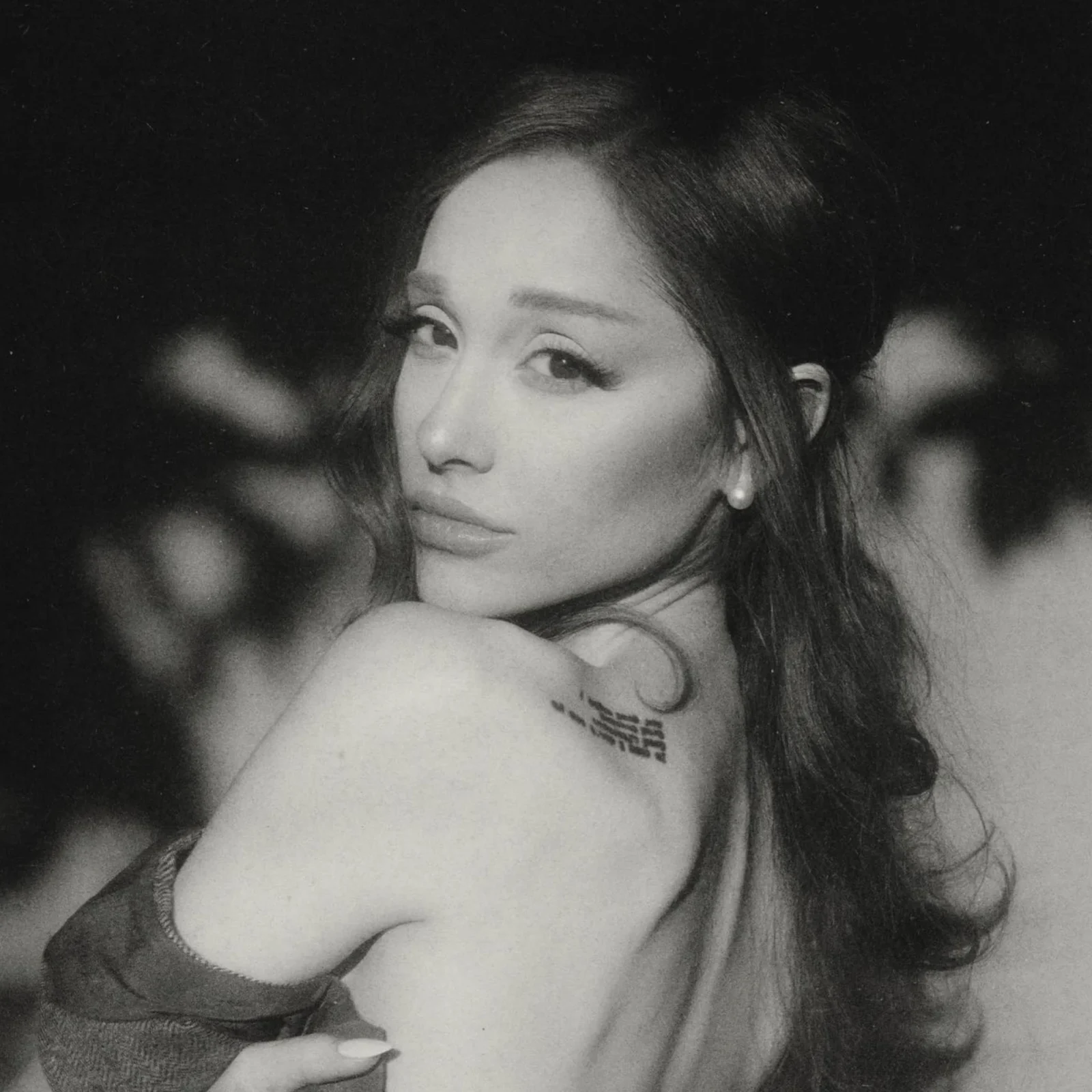 Ariana Grande for new single 