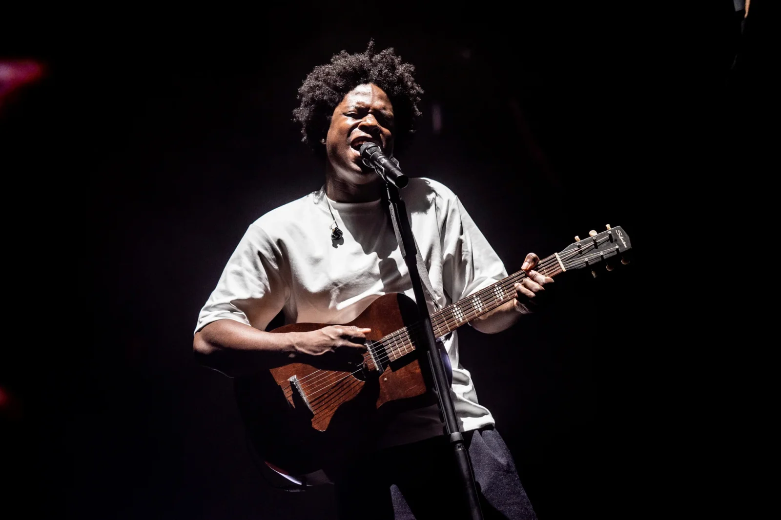 Daniel Caesar performing for the crowd at his 'Son Of Spergy' Concert at the SM Mall Of Asia Arena