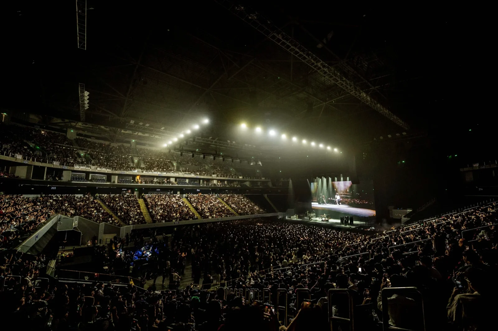 Daniel Caesar's sold-out 'Son Of Spergy' Concert Tour at the SM Mall Of Asia Arena