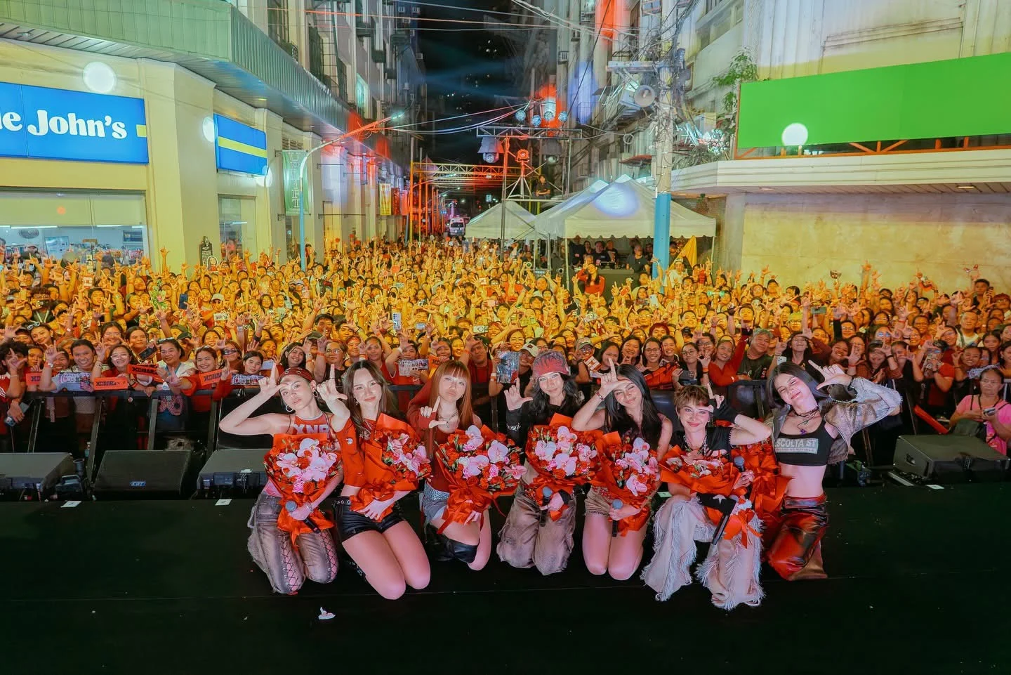 XONARA with their fans at XONARA's World in Escolta, Manila