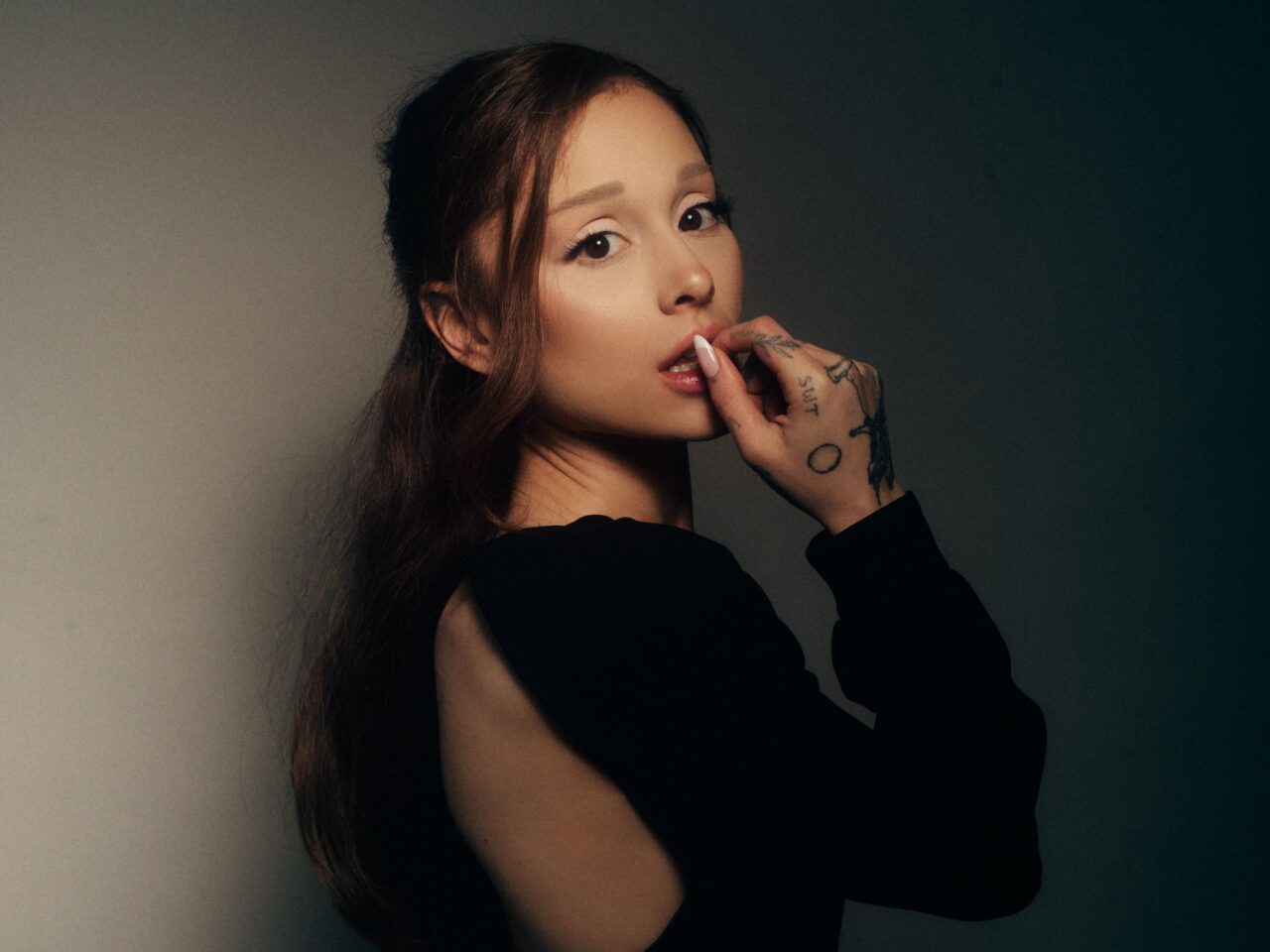 ARIANA GRANDE HATE THAT I MADE YOU LOVE ME