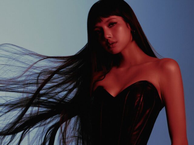 lisa press play