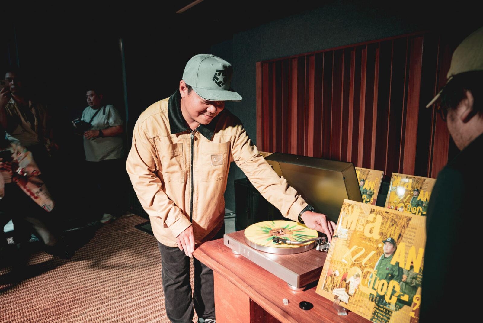 Gloc-9 vinyl launch