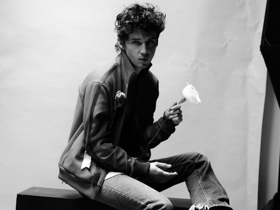 troye sivan she's the best